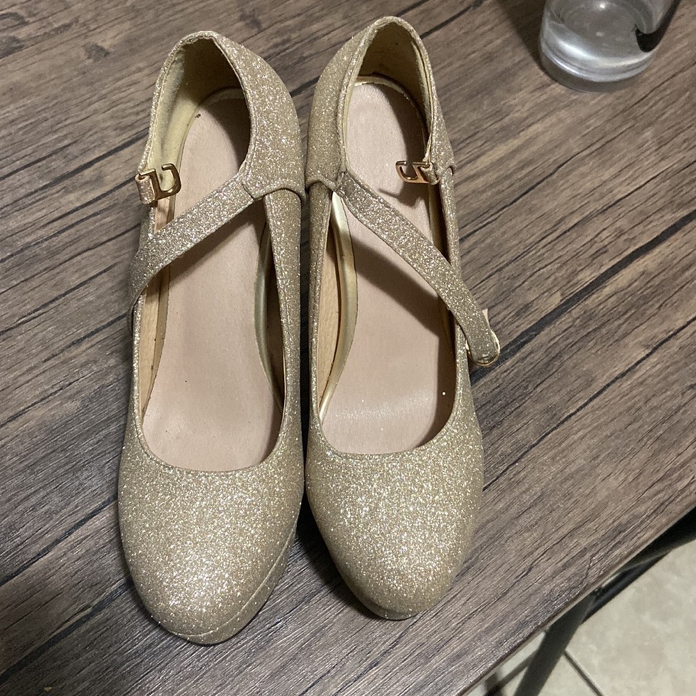 Shoes - Picture 2 of 2